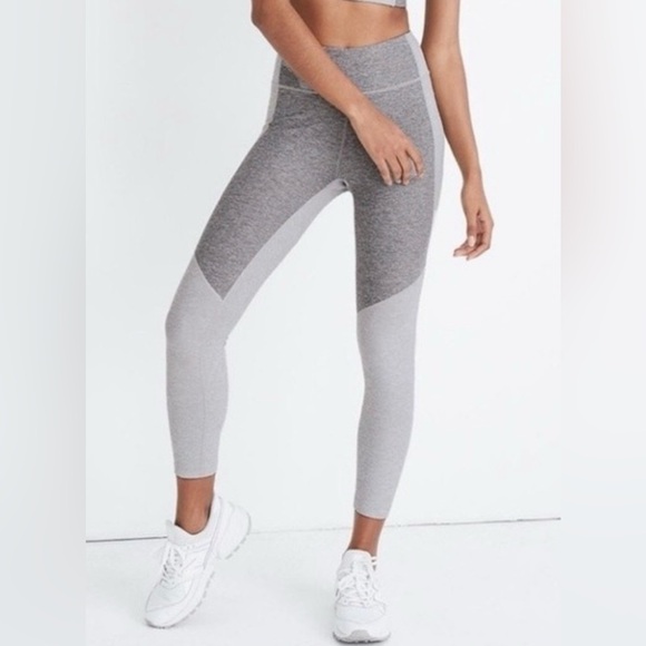 NWT Outdoor Voices Dove & Ash 3/4 Two Tone Leggings Size XS Grey - Picture 3 of 9